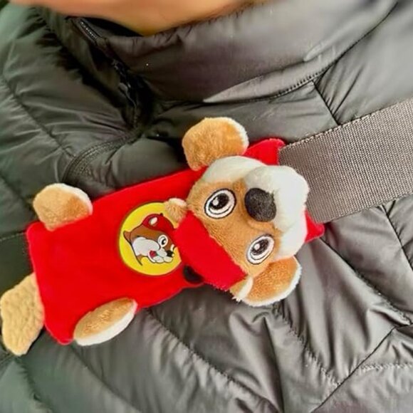 NEW / Plush Seat Belt Cover with Bucee's Beaver Shoulder Pad for Car Seatbelt - Picture 2 of 5